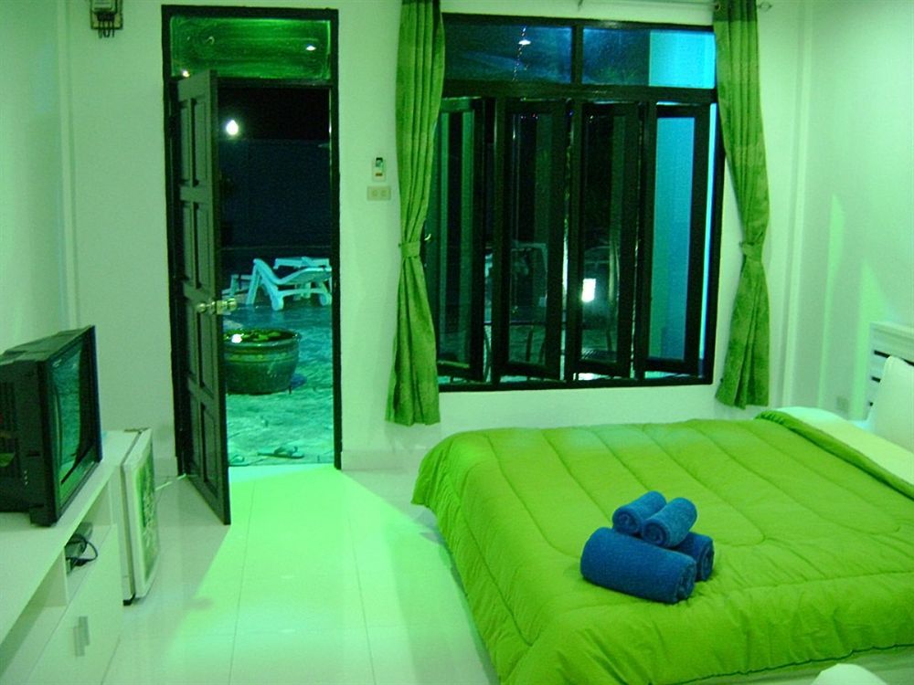 Peter Pan Resort Patong Exterior photo